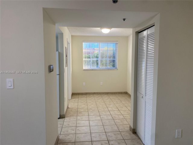 601 SW 37th Ave 304, Miami, FL 33135