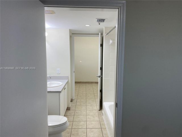 601 SW 37th Ave 304, Miami, FL 33135