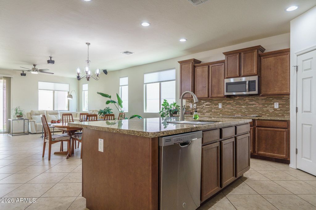 27005 N 81ST Avenue, Peoria, AZ 85383 — photo 5