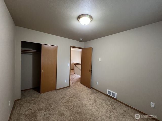 512 N 4th Avenue SW, Tumwater, WA 98512