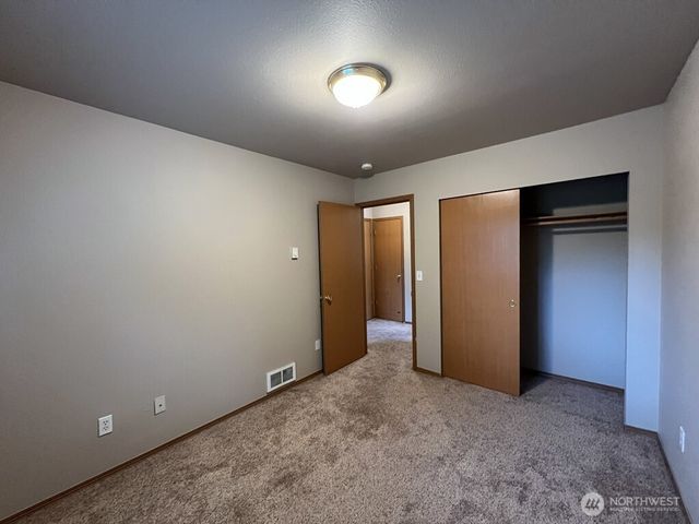 512 N 4th Avenue SW, Tumwater, WA 98512