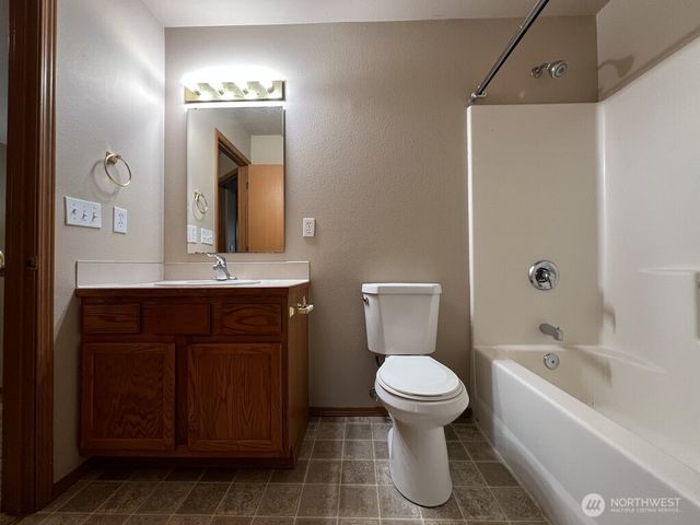 512 N 4th Avenue SW, Tumwater, WA 98512