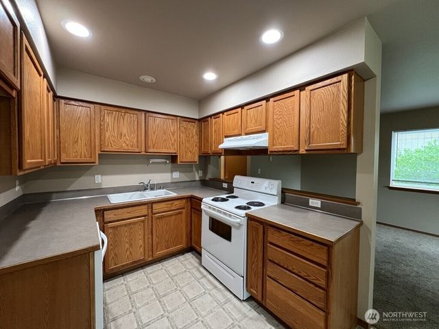 512 N 4th Avenue SW, Tumwater, WA 98512