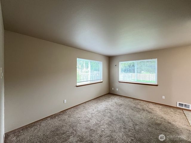 512 N 4th Avenue SW, Tumwater, WA 98512