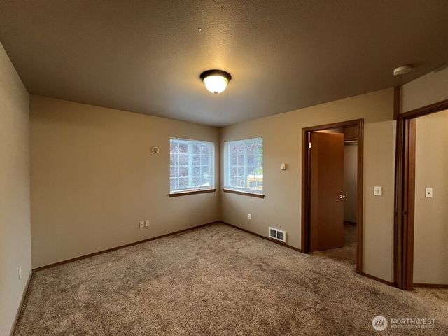 512 N 4th Avenue SW, Tumwater, WA 98512