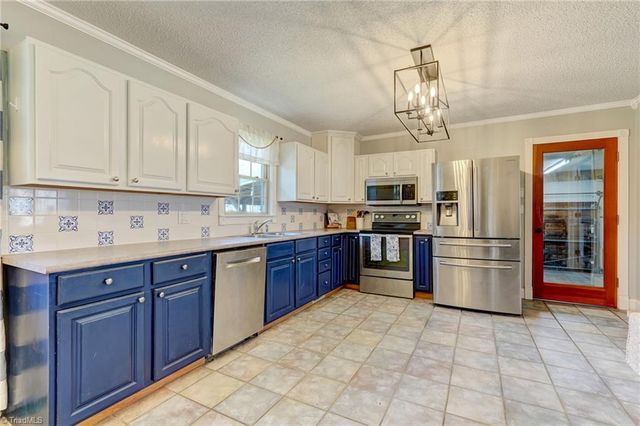 7002 Cruthis Road, High Point, NC 27263