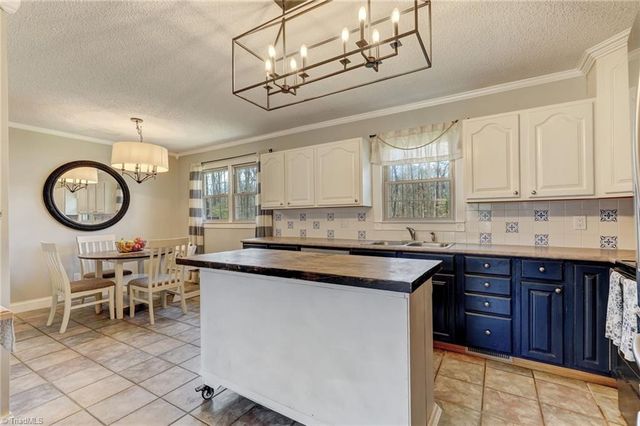 7002 Cruthis Road, High Point, NC 27263