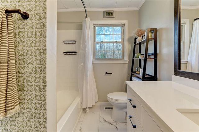 7002 Cruthis Road, High Point, NC 27263