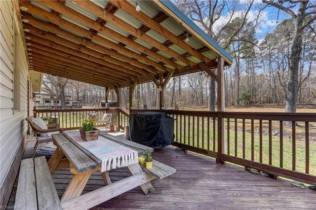 7002 Cruthis Road, High Point, NC 27263