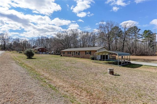 7002 Cruthis Road, High Point, NC 27263
