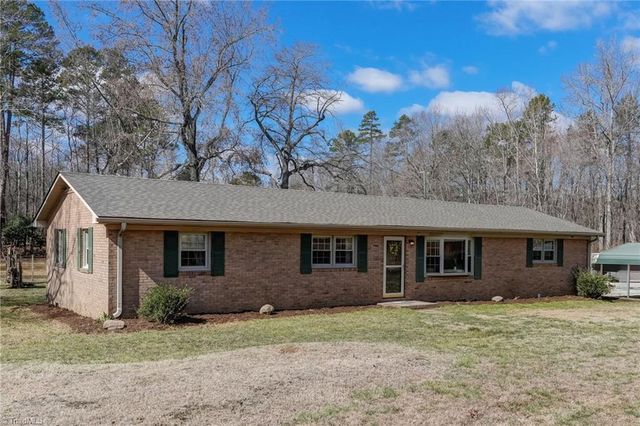 7002 Cruthis Road, High Point, NC 27263