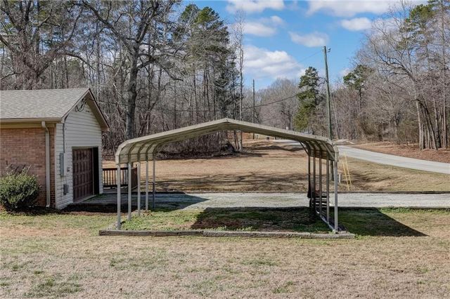 7002 Cruthis Road, High Point, NC 27263