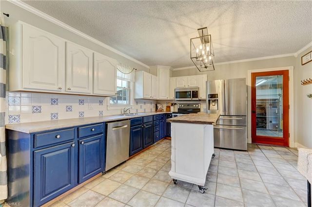 7002 Cruthis Road, High Point, NC 27263