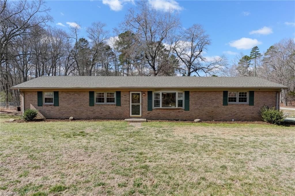7002 Cruthis Road, High Point, NC 27263