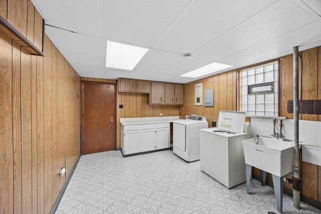 15730 Lamon Avenue, Oak Forest, IL 60452