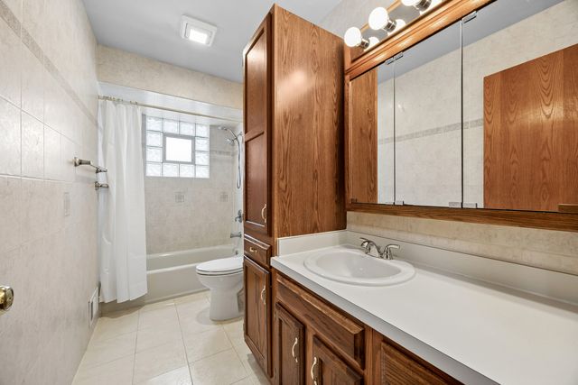 15730 Lamon Avenue, Oak Forest, IL 60452