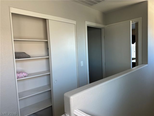 5421 Nickel Creek Trail, Las Vegas, NV 89122