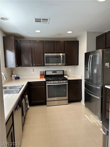 5421 Nickel Creek Trail, Las Vegas, NV 89122