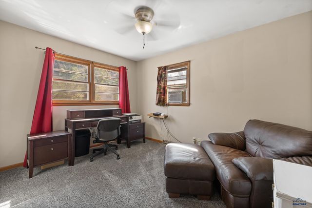 2225 BUENA VISTA DR, Rapid City, SD 57702