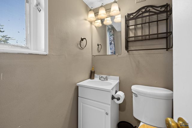 2225 BUENA VISTA DR, Rapid City, SD 57702