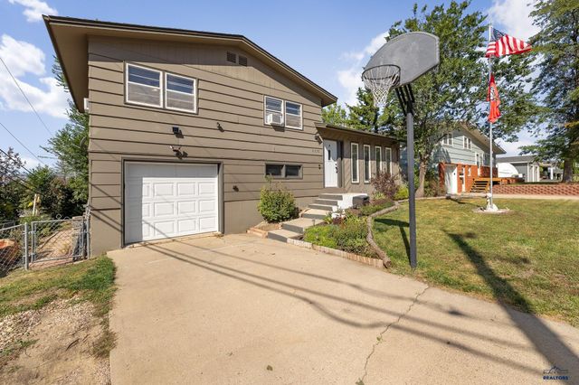 2225 BUENA VISTA DR, Rapid City, SD 57702
