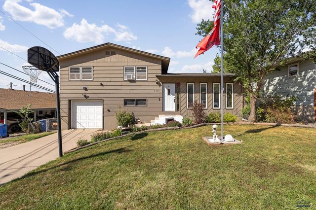 2225 BUENA VISTA DR, Rapid City, SD 57702