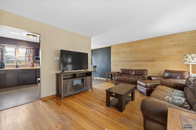 2225 BUENA VISTA DR, Rapid City, SD 57702