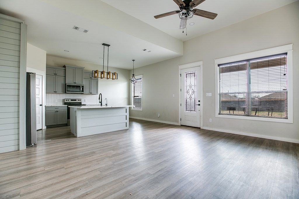 Image 3 of property listing at 1814 Childress St, San Angelo, TX 76901