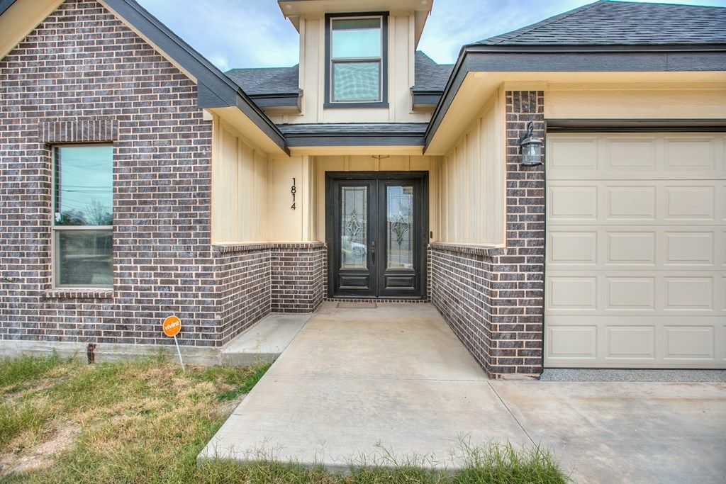 Image 6 of property listing at 1814 Childress St, San Angelo, TX 76901