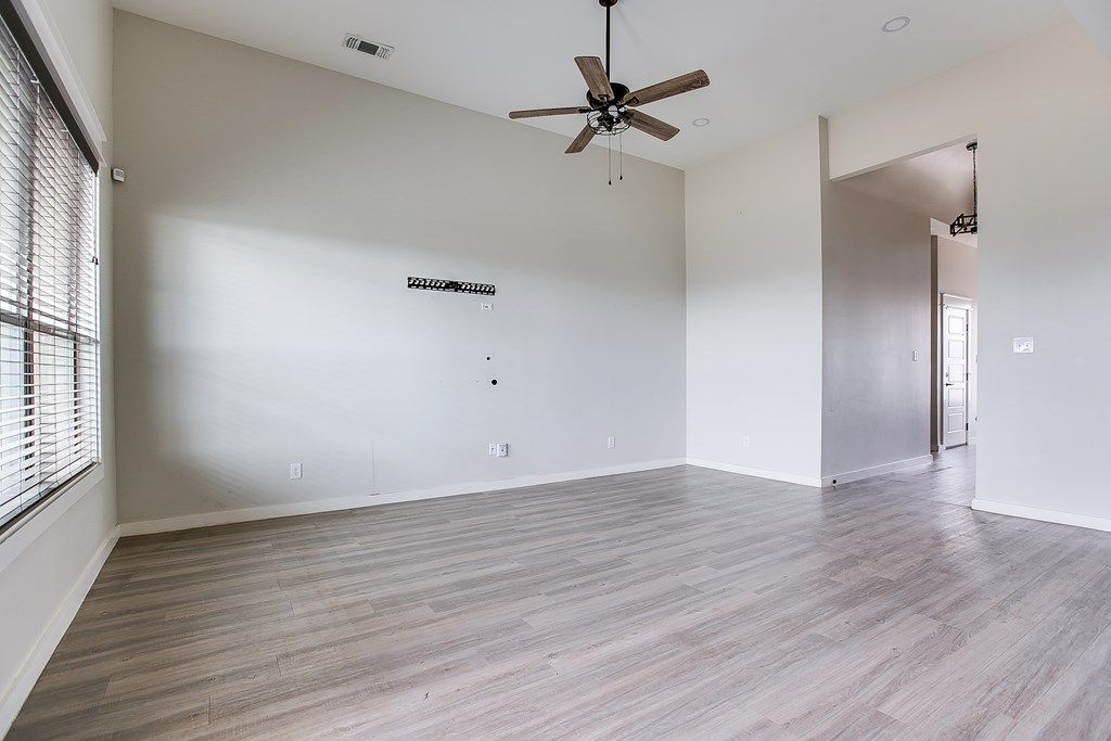 Image 9 of property listing at 1814 Childress St, San Angelo, TX 76901