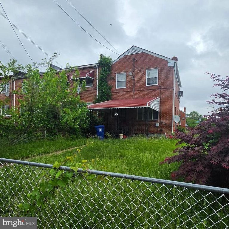 Image 5 of property listing at 1000 MOUNT HOLLY ST, Baltimore, MD 21229