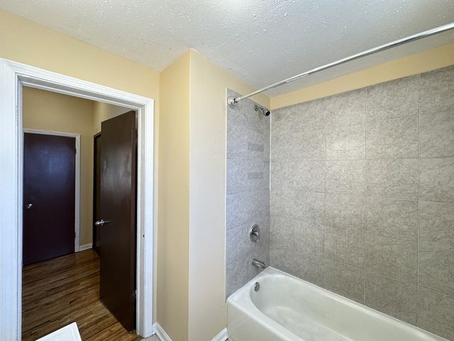 4035 W Gladys Avenue 2N, Chicago, IL 60624