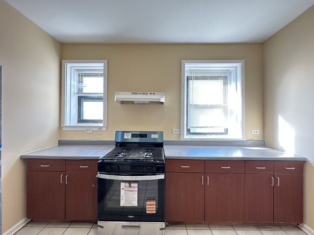 4035 W Gladys Avenue 2N, Chicago, IL 60624