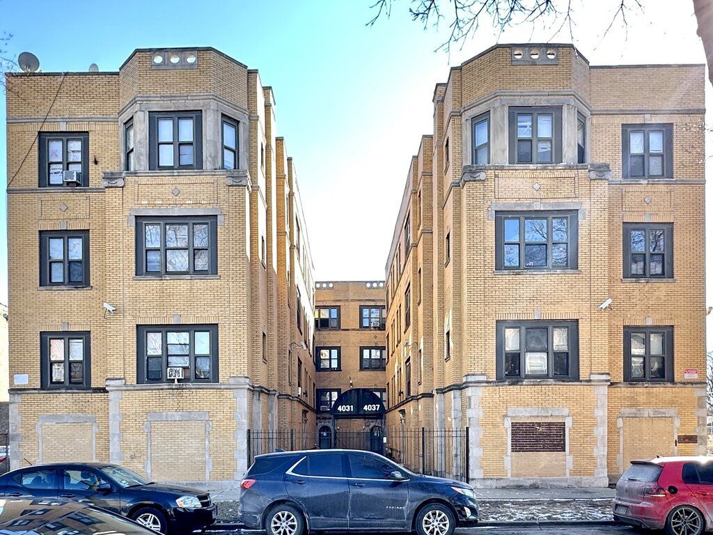 4035 W Gladys Avenue 2N, Chicago, IL 60624
