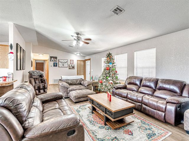 16710 Kings Road, Shawnee, OK 74801