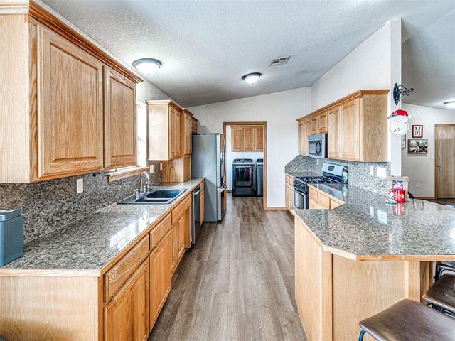 16710 Kings Road, Shawnee, OK 74801