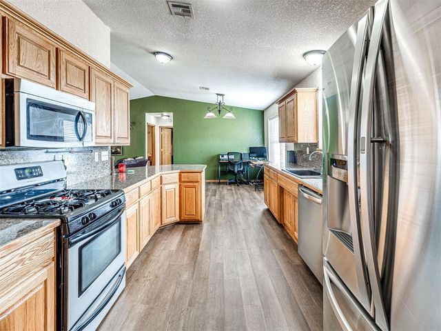 16710 Kings Road, Shawnee, OK 74801