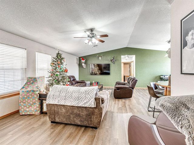 16710 Kings Road, Shawnee, OK 74801