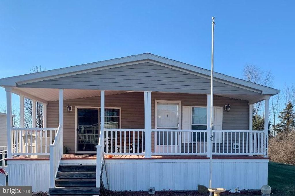 Image 1 of property listing at 11312 HAWTHORNE CT, Hagerstown, MD 21740