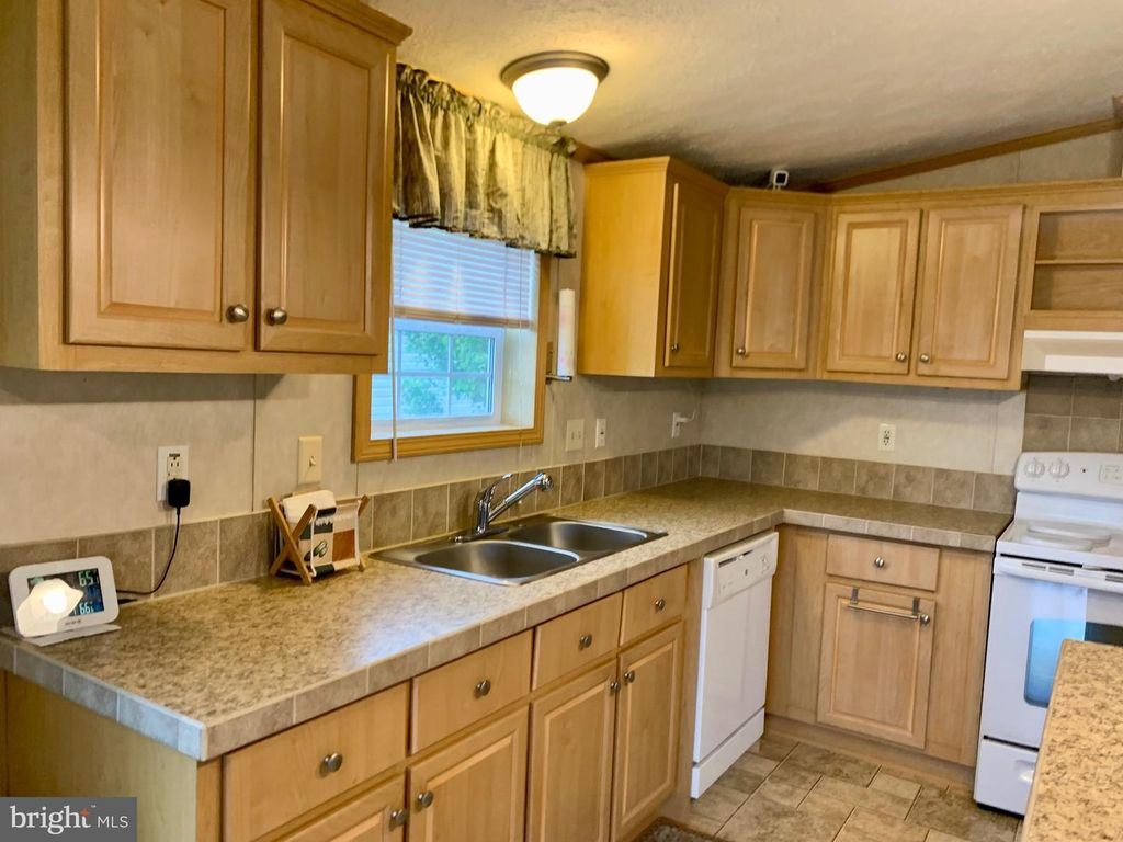 Image 14 of property listing at 11312 HAWTHORNE CT, Hagerstown, MD 21740