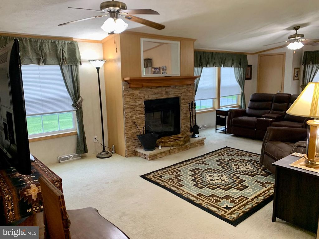 Image 19 of property listing at 11312 HAWTHORNE CT, Hagerstown, MD 21740