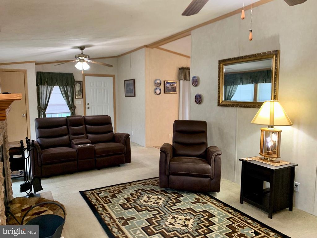 Image 20 of property listing at 11312 HAWTHORNE CT, Hagerstown, MD 21740