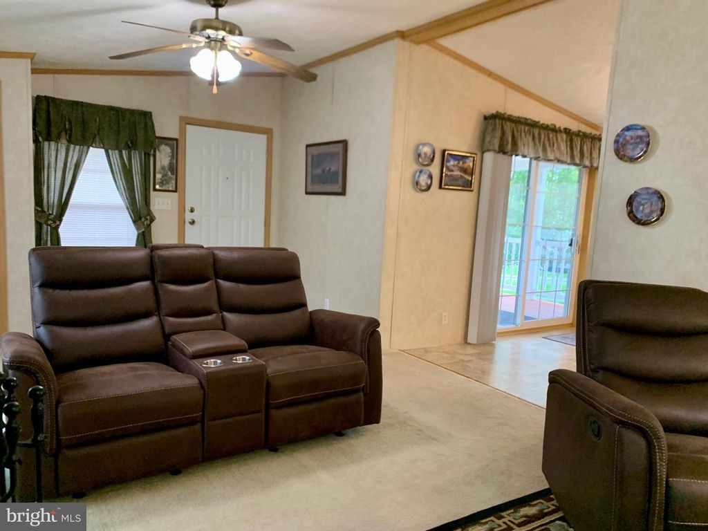 Image 21 of property listing at 11312 HAWTHORNE CT, Hagerstown, MD 21740