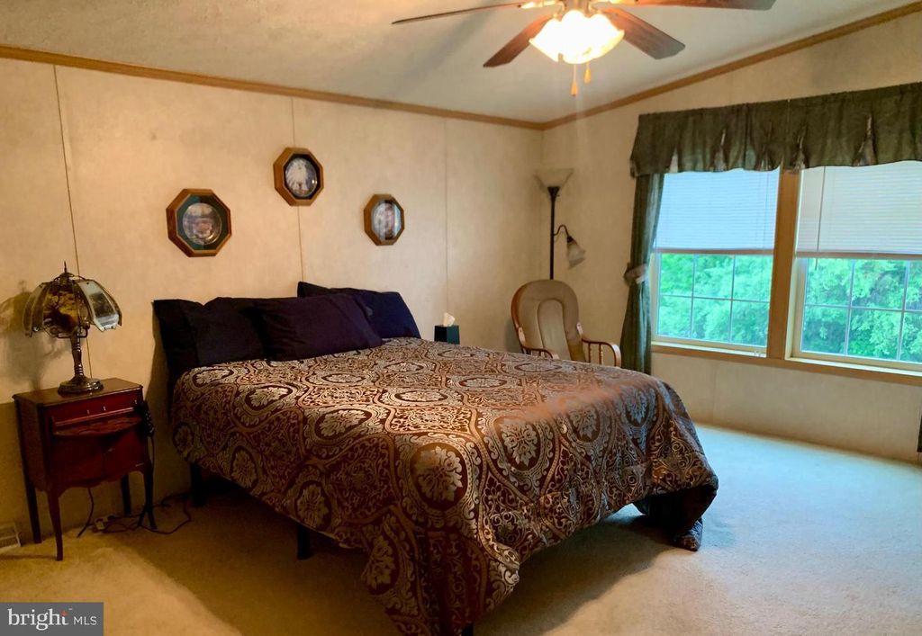Image 27 of property listing at 11312 HAWTHORNE CT, Hagerstown, MD 21740
