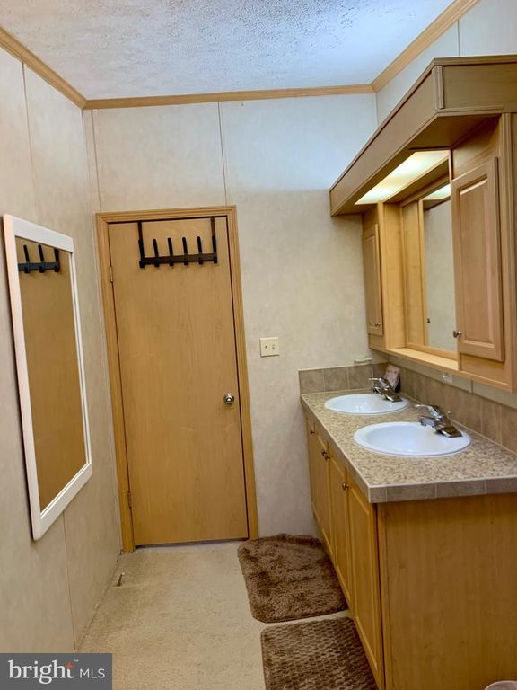 Image 34 of property listing at 11312 HAWTHORNE CT, Hagerstown, MD 21740