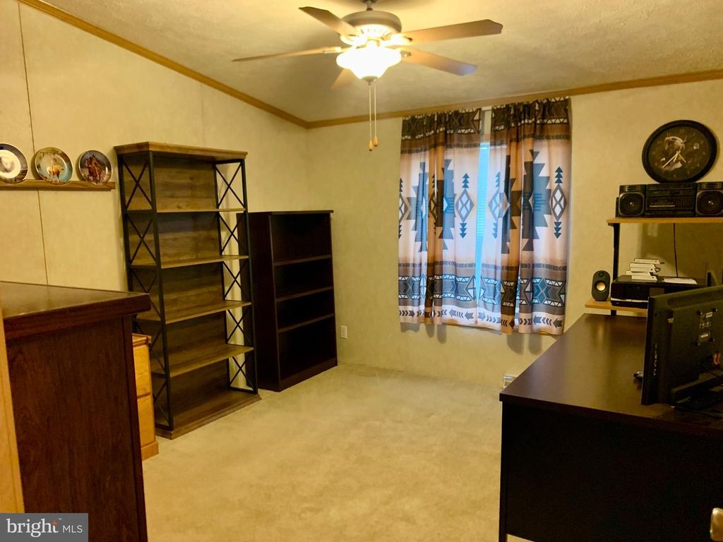 Image 39 of property listing at 11312 HAWTHORNE CT, Hagerstown, MD 21740
