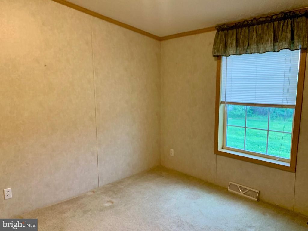 Image 43 of property listing at 11312 HAWTHORNE CT, Hagerstown, MD 21740