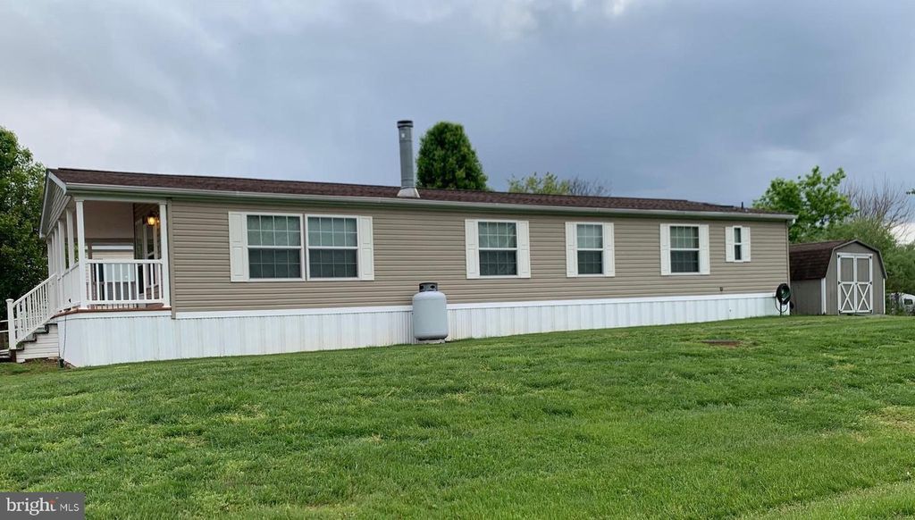 Image 5 of property listing at 11312 HAWTHORNE CT, Hagerstown, MD 21740