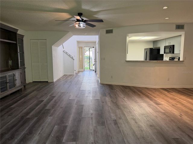 1913 WHISPERING WAY, Tarpon Springs, FL 34689