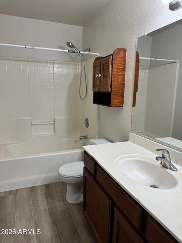 8936 W TUCKEY Lane, Glendale, AZ 85305